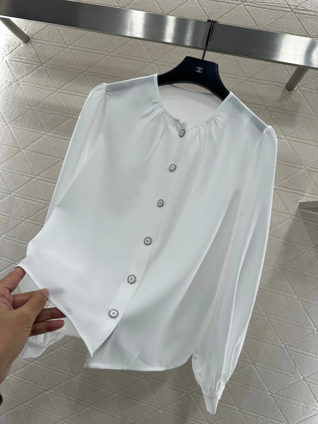 CHANEL 25S ROUND-NECK SHIRT 602