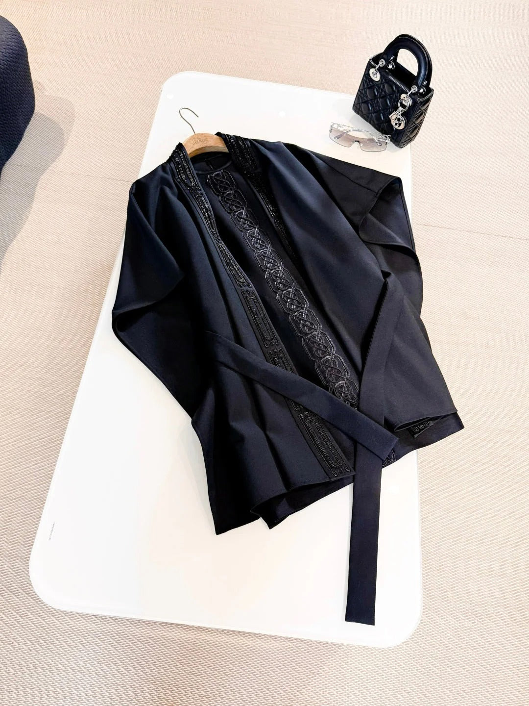 HERMES 25S SEQUIN-EMBROIDERED KNIT CAPE 319