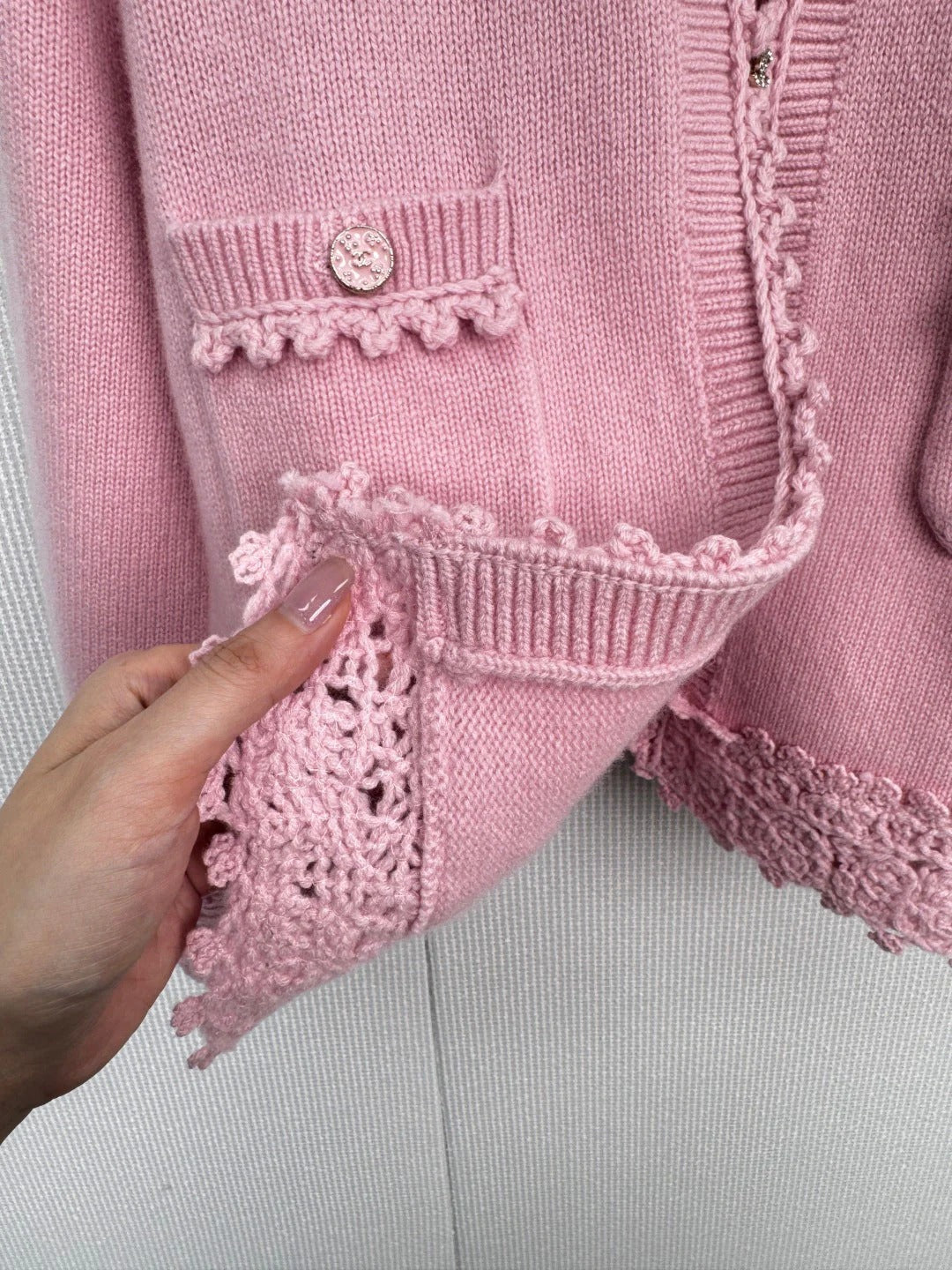 CHANEL 25S KNIT CARDIGAN WITH LACE COLLAR 415