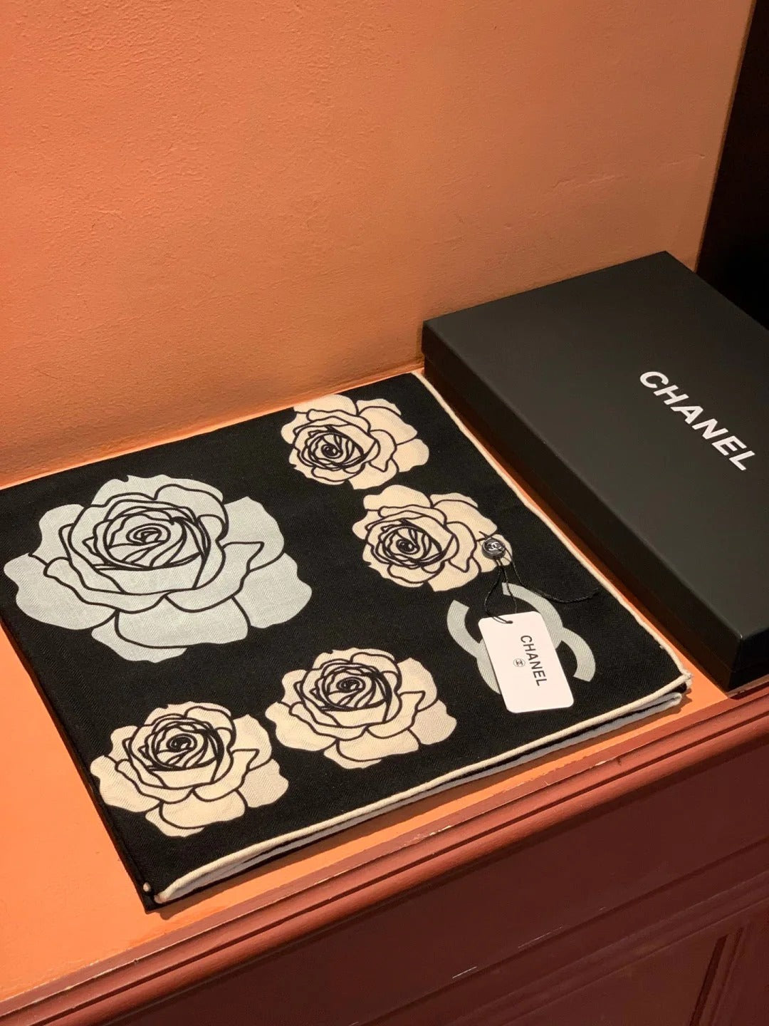 CHANEL 25S SCARF 140 CM IN CASHMERE AND SILK 943336
