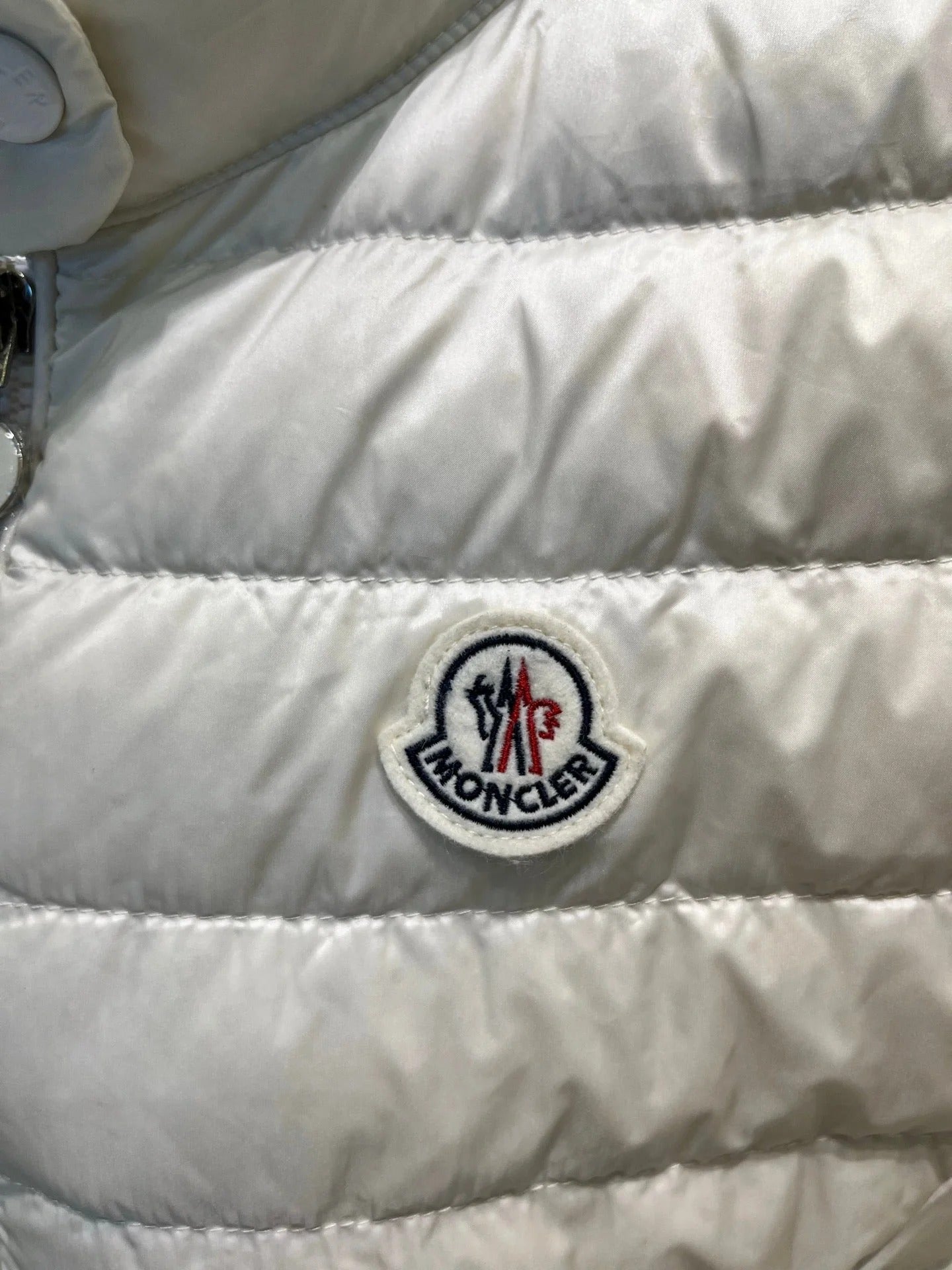 MONCLER 25S DOWN VEST IN WHITE 007
