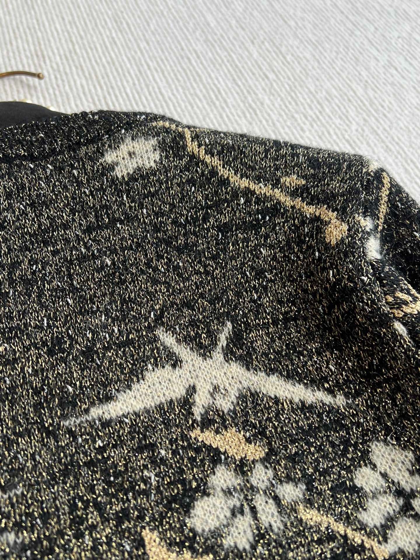 CHANEL SWEATER STYLE 5