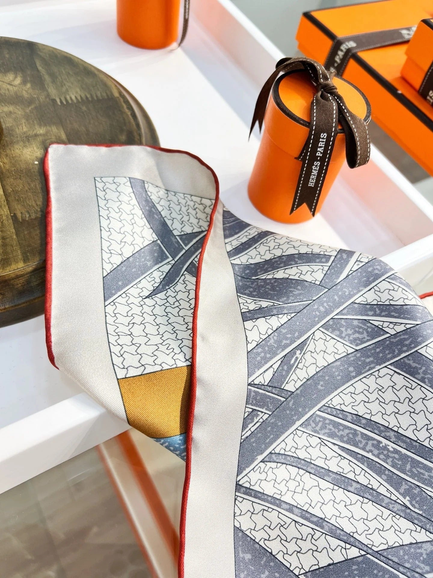 HM 26s Knitting Scarf 90 White Gray Colorful Mulberry Silk 148048