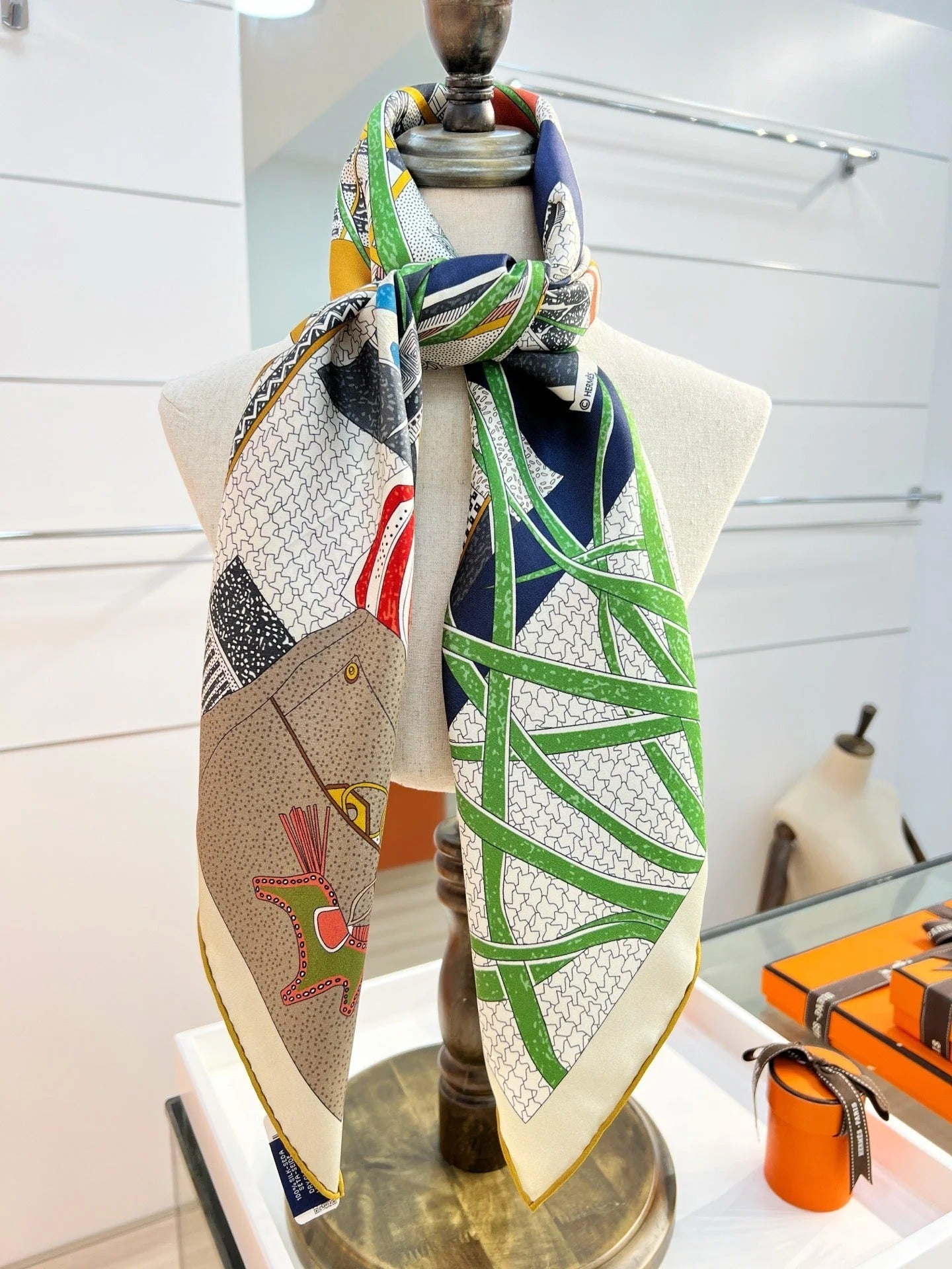 HM 26s Knitting Scarf 90 White Green Blue Colorful Mulberry Silk 148047