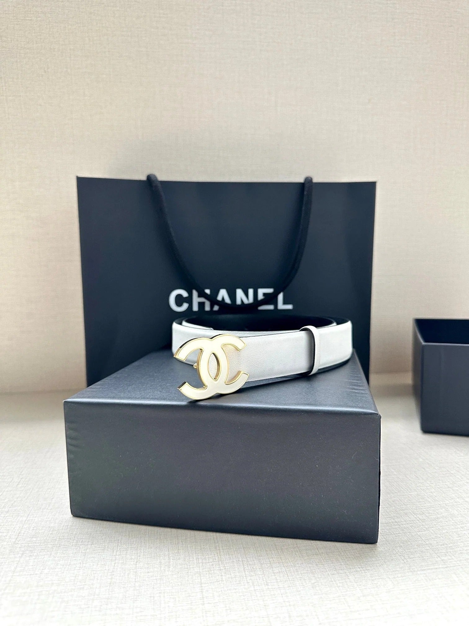 CC 30MM BELT IN FULL WHITE SMOOTH CALFSKIN METAL HARDWARE