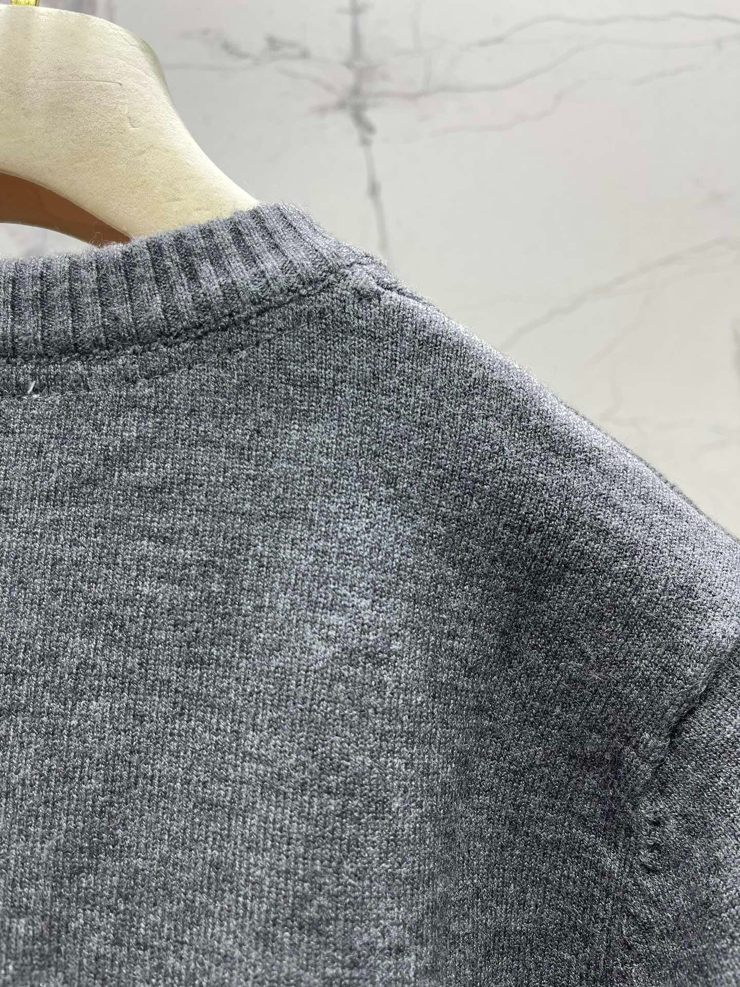 MIUMIU CARDIGAN STYLE 261