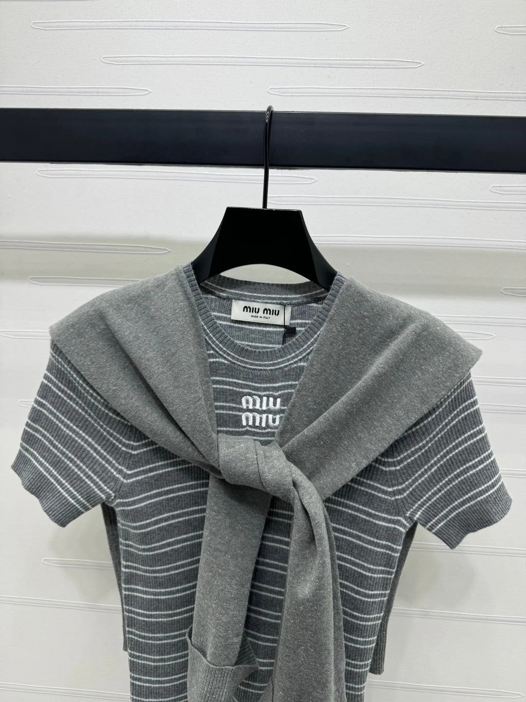 MIU 25S SHORT SLEEVE STRIPED KNITTED CAPE 264139