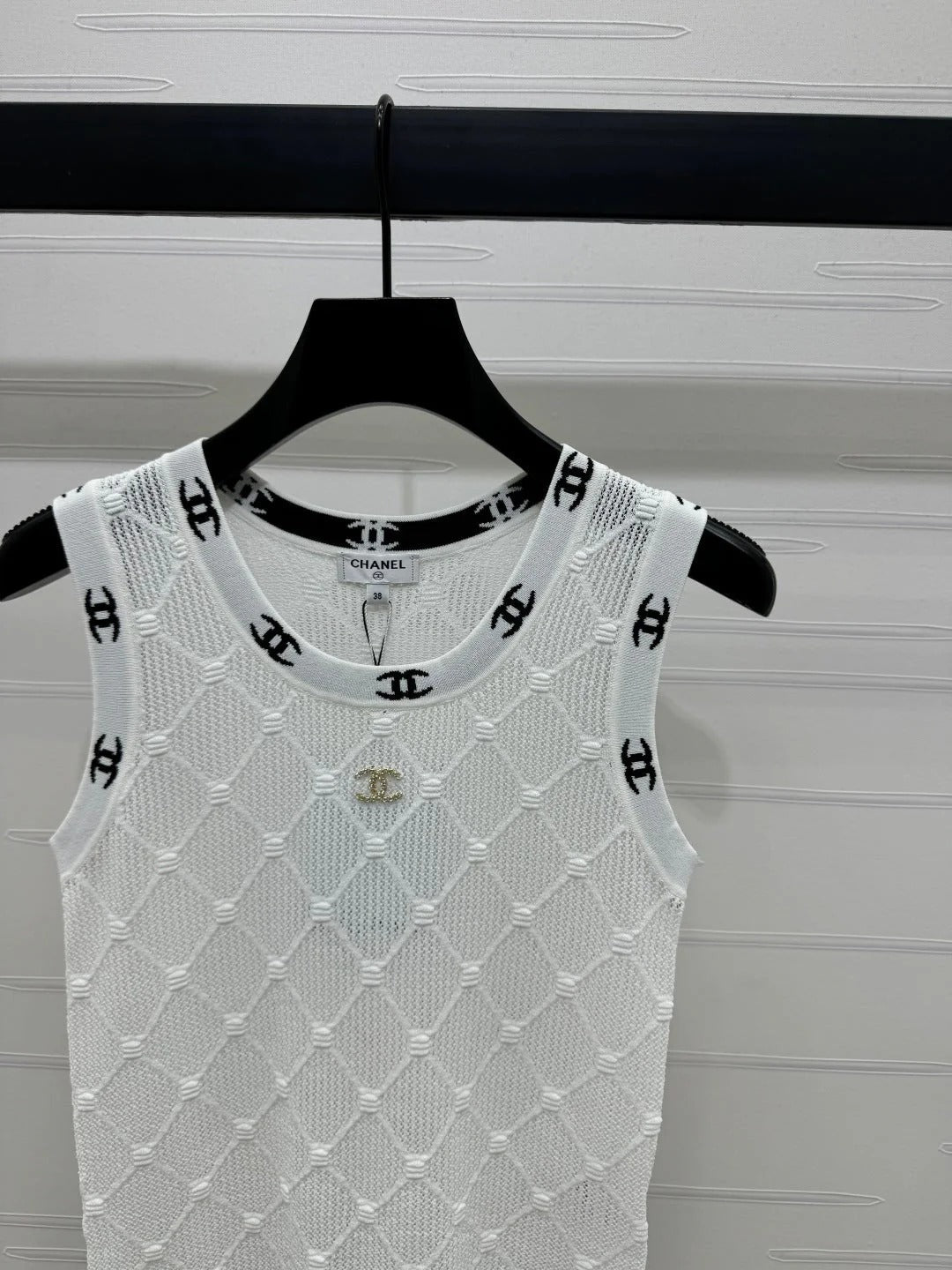 CHANEL SLEEVELESS TOP 269432