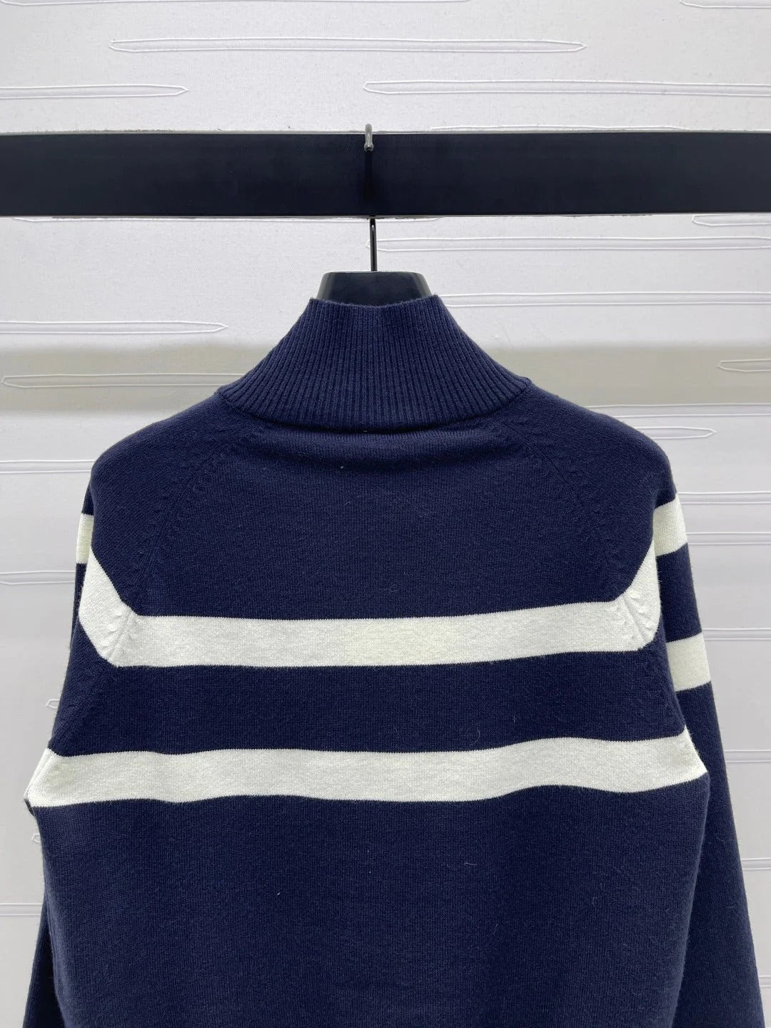 CHANEL 25S STAND-COLLAR CARDIGAN 283