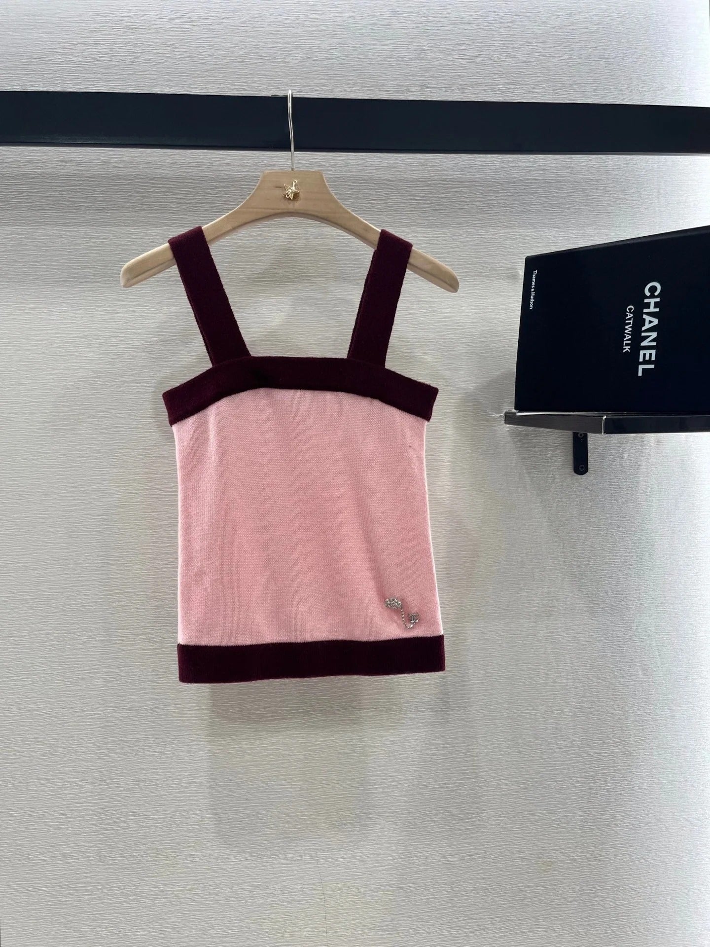 CHANEL FLAT-NECK KNIT CAMISOLE AND STRAIGHT KNIT SKIRT SET 263412