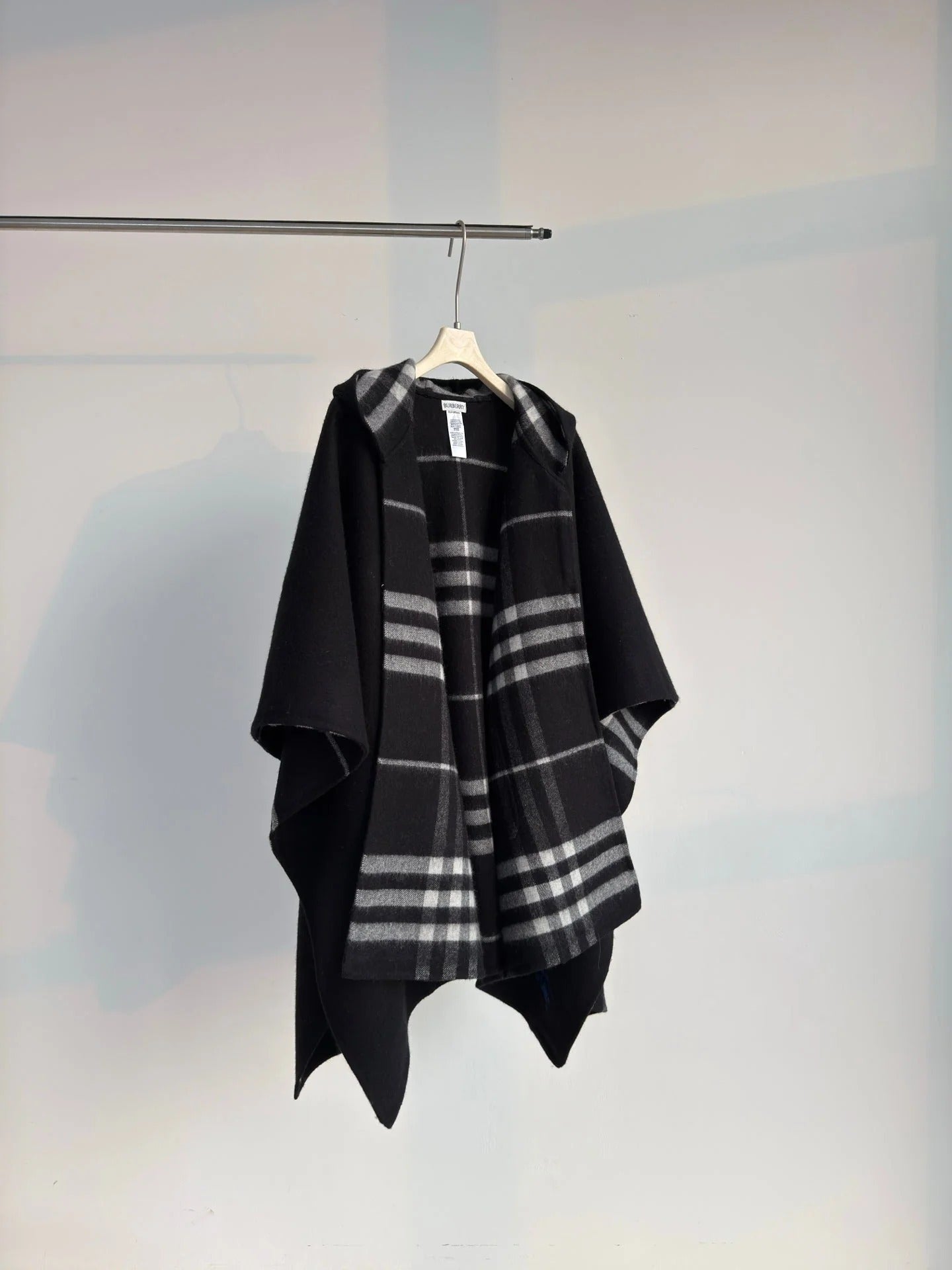 BURBERRY 25S SHAWL 184