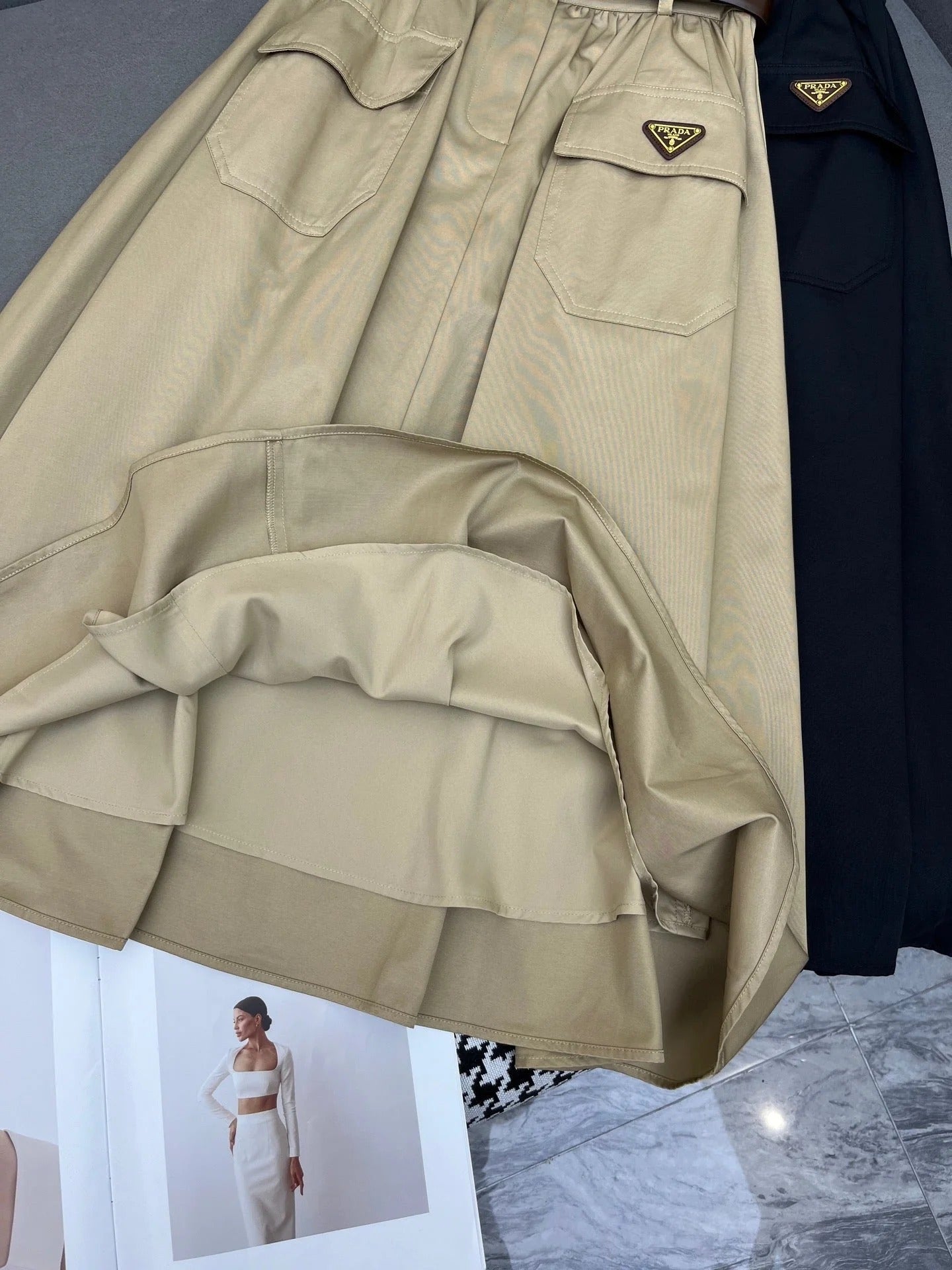 PRADA NEW STYLE PLEATED SKIRT WITH TWO POCKETS 245884