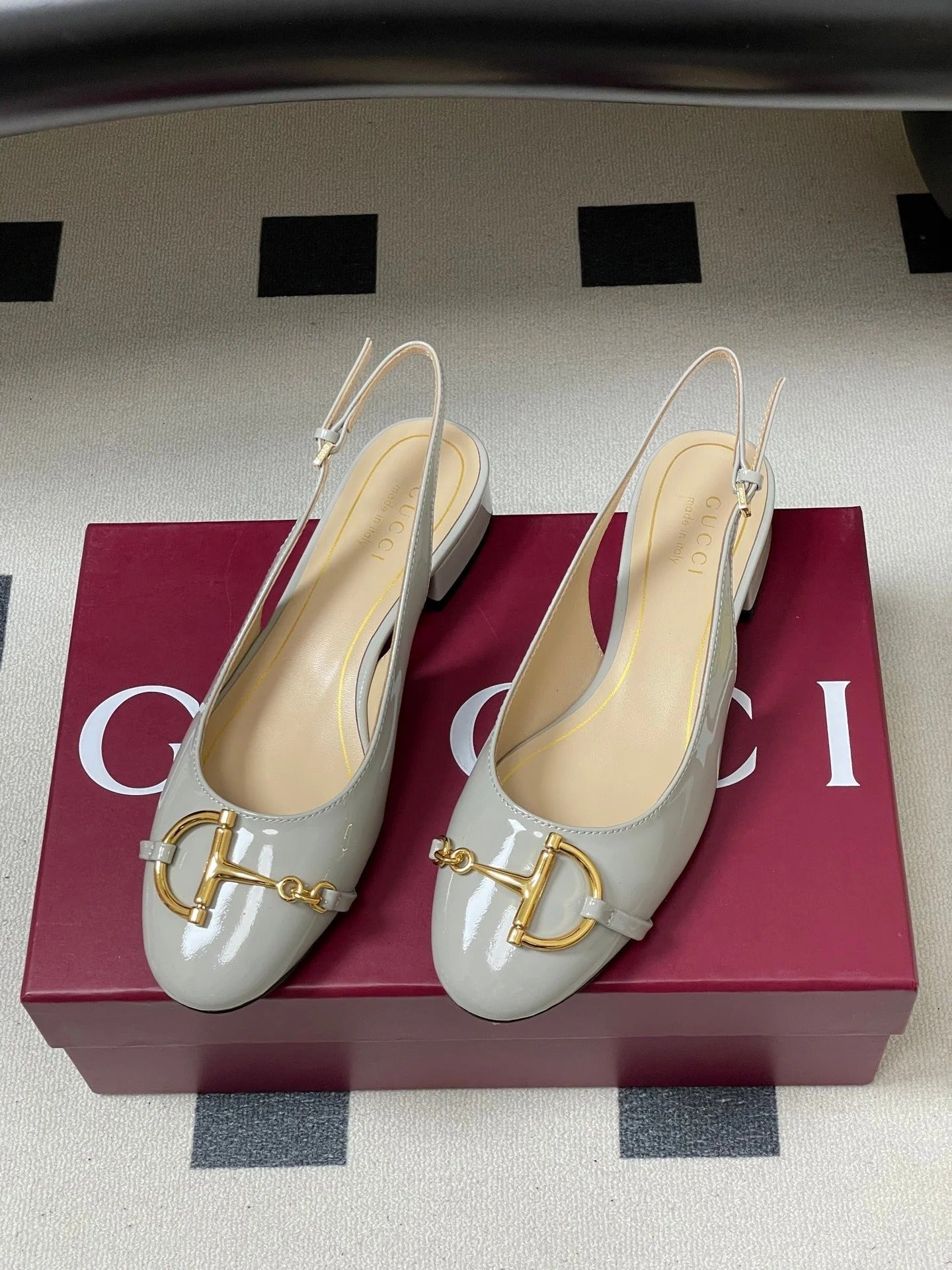 GG 26ss Big D Half HorseBit Mary Jane Light Gray Patent Leather 593504
