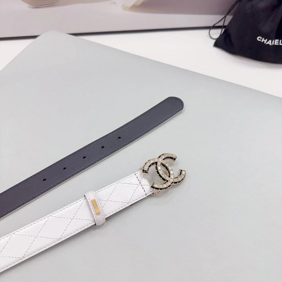 CC 30MM BELT IN WHITE EMBROIDERED CALFSKIN METAL HARDWARE