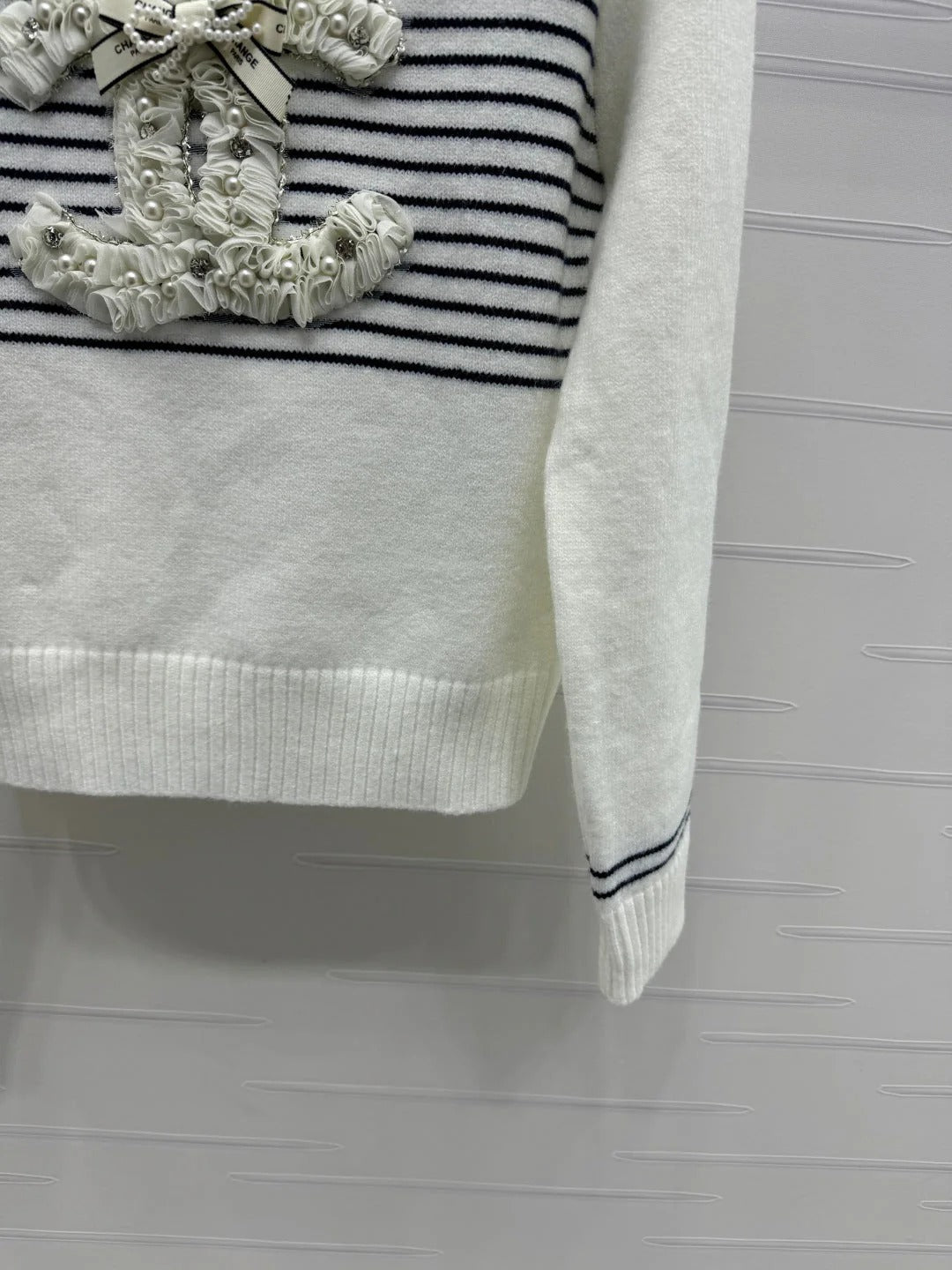 CHANEL CREW NECK LONG-SLEEVE KNIT SWEATER 274953