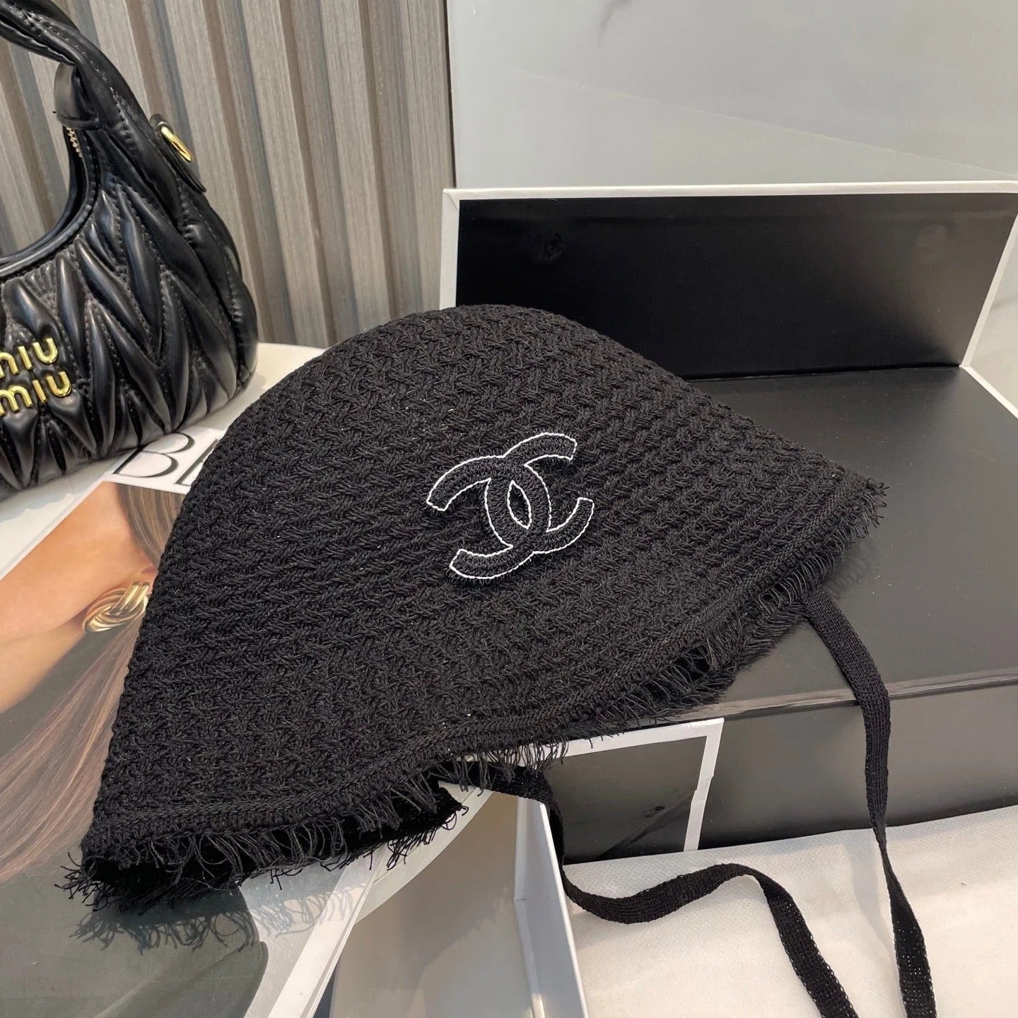 KNITTED BUCKET HAT BLACK 673882