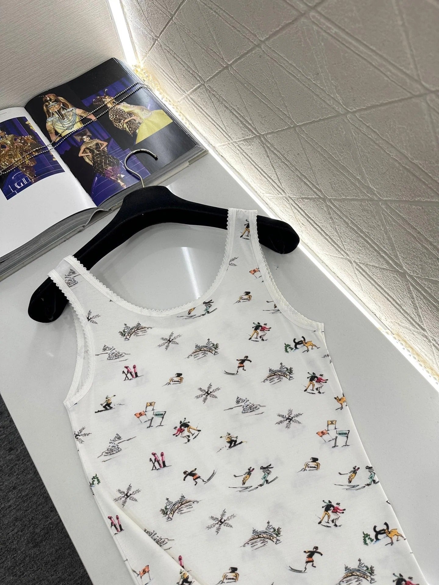CHANEL 25S TANK TOP 407