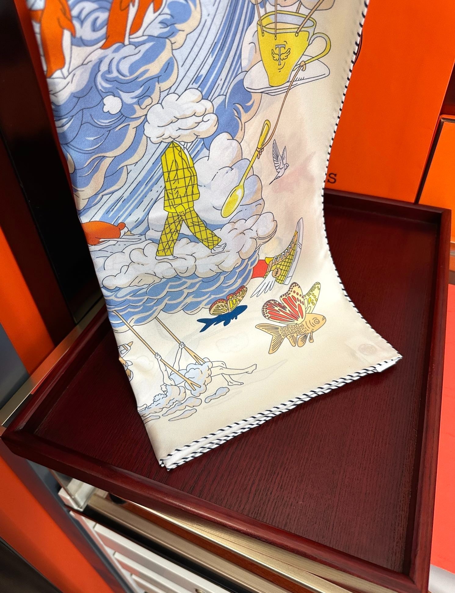 HERMES 25S SCARF 90 IN SILK 724703