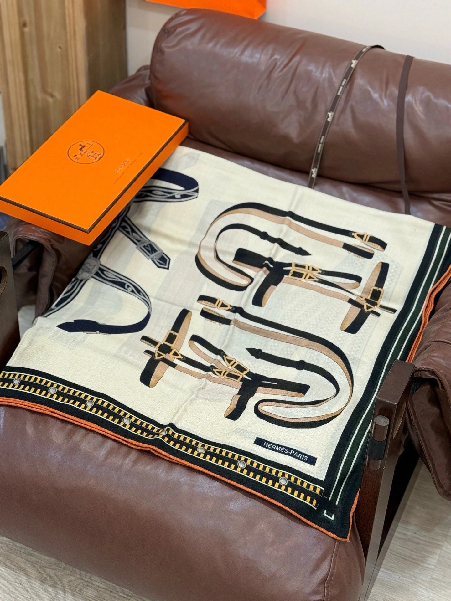HERMES 25S SCARF 140 IN CASHMERE SILK 727302