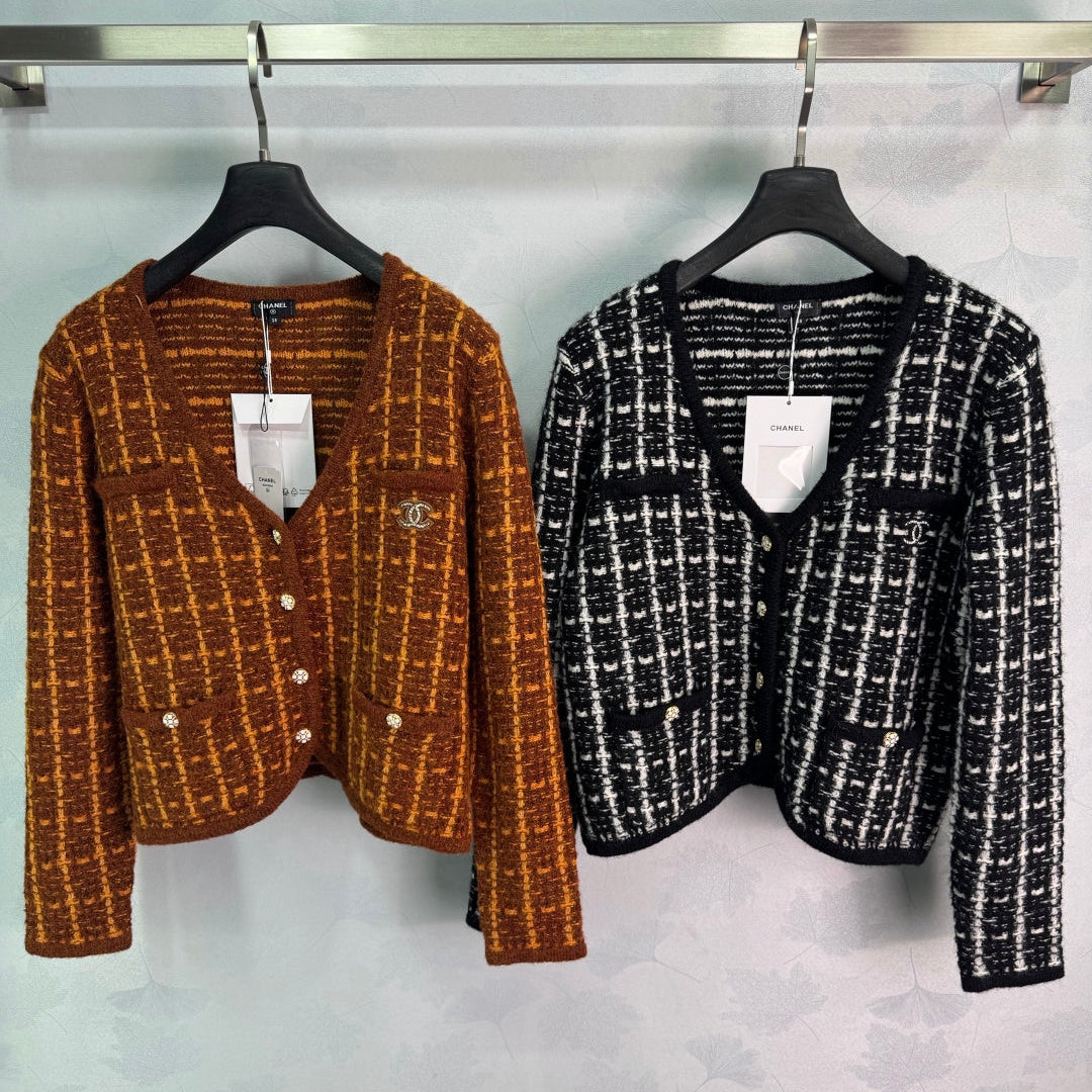 Chanel 2026 V-neck Cardigan Tweed 449345