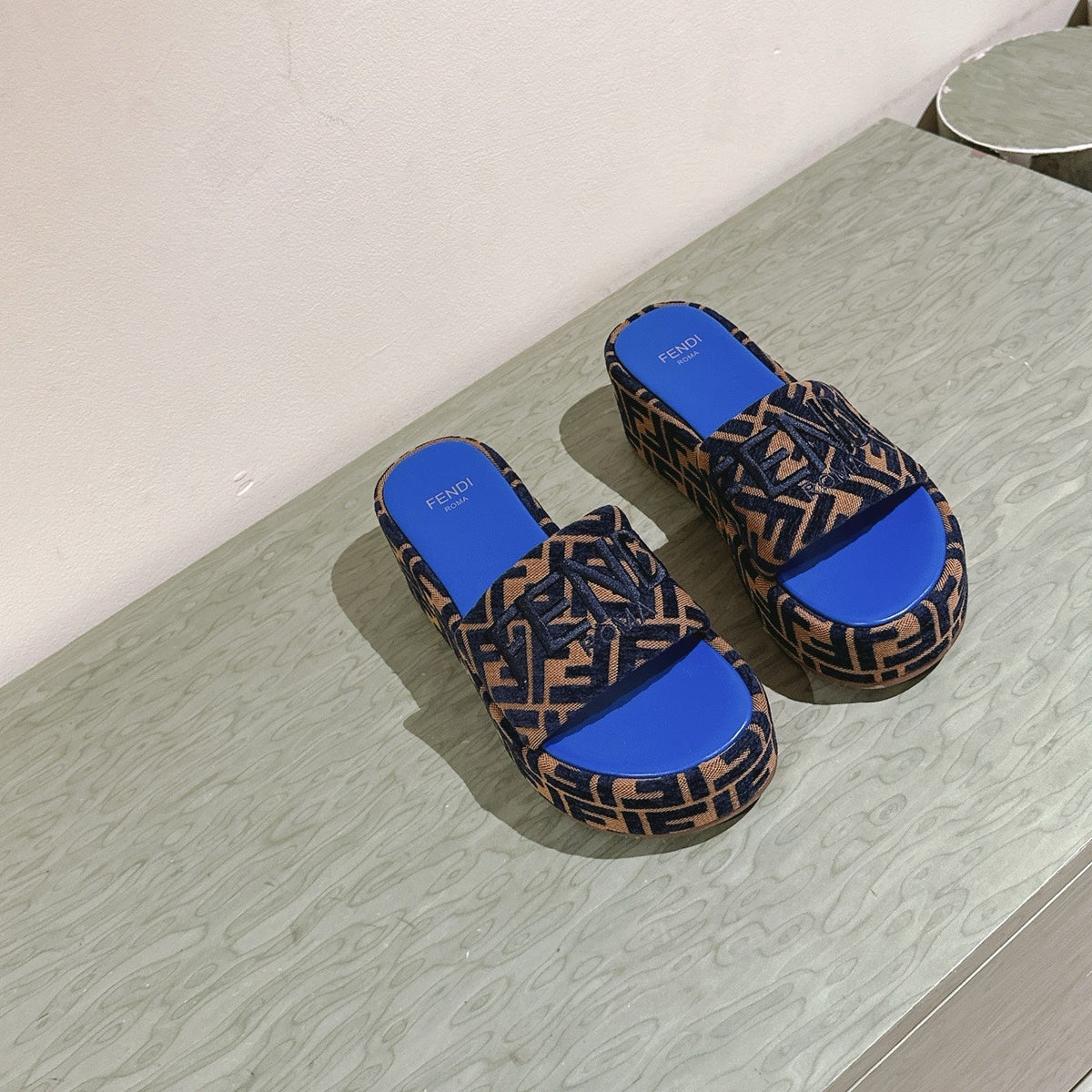 Fendi 26S Platform Sandals Brown And Black Fabric Style 4