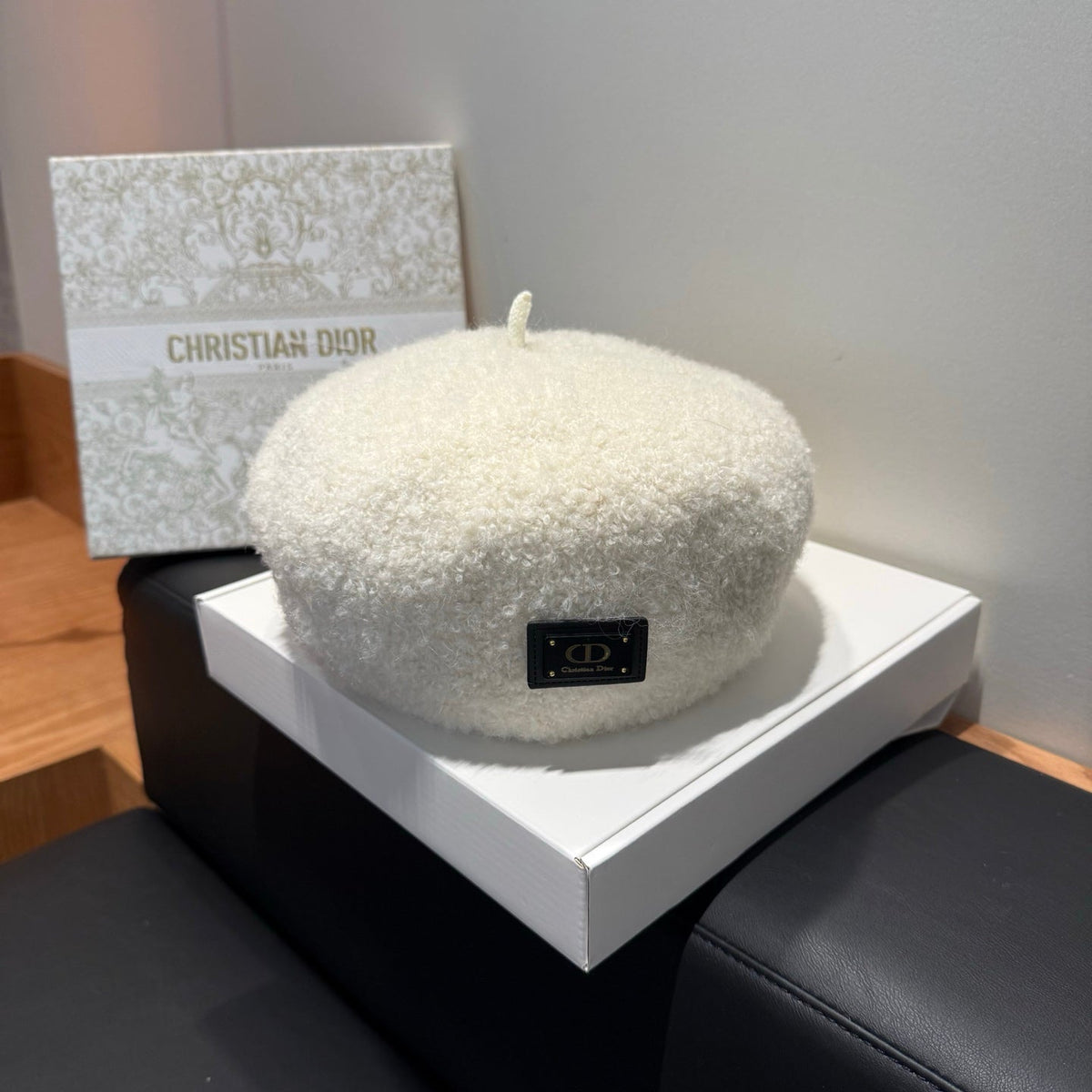 CD 26FW Beret Hat Shearling 563736