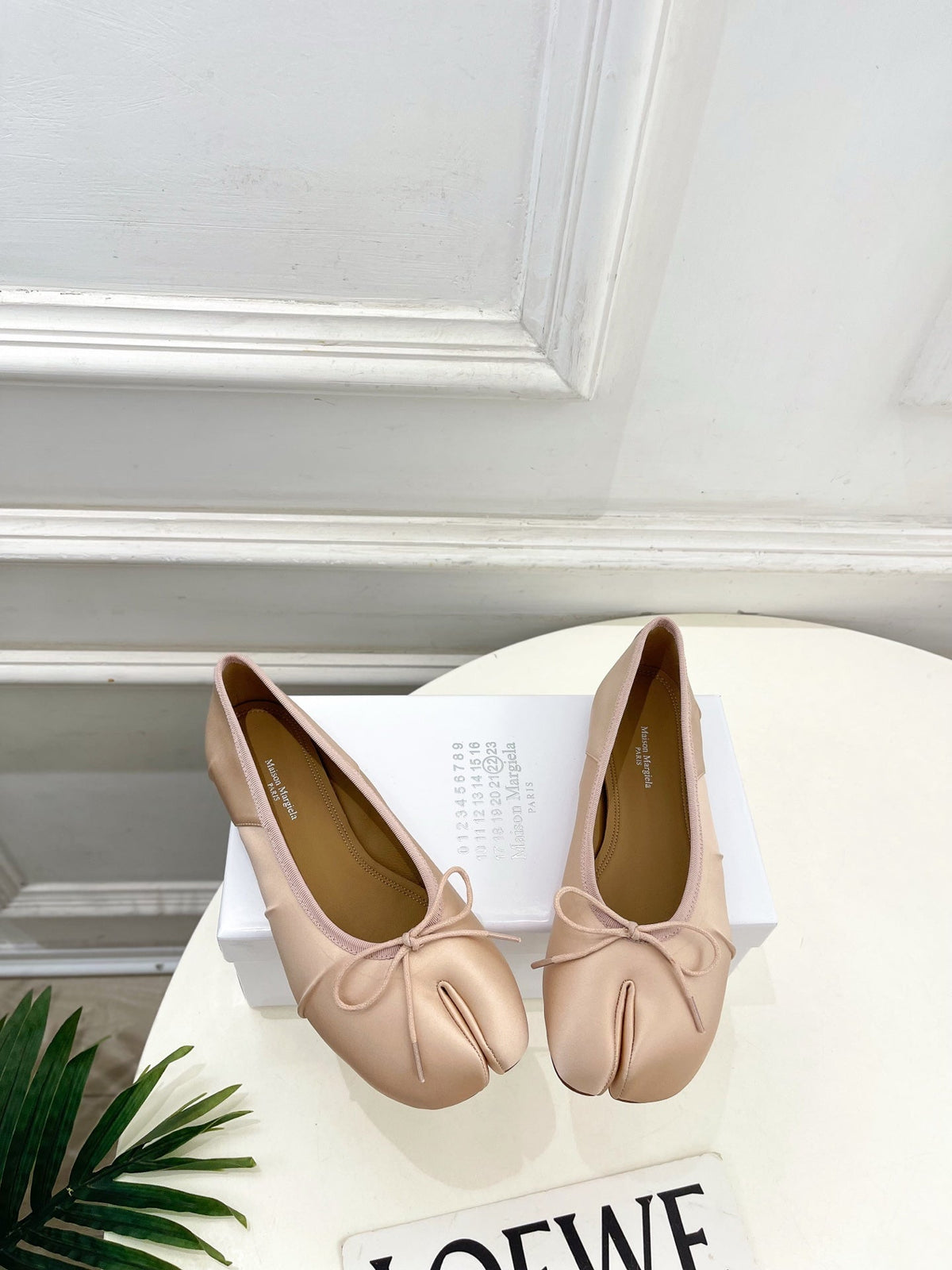 MM 26S Split-Toe Ballet Flats In Nude Pink Silk