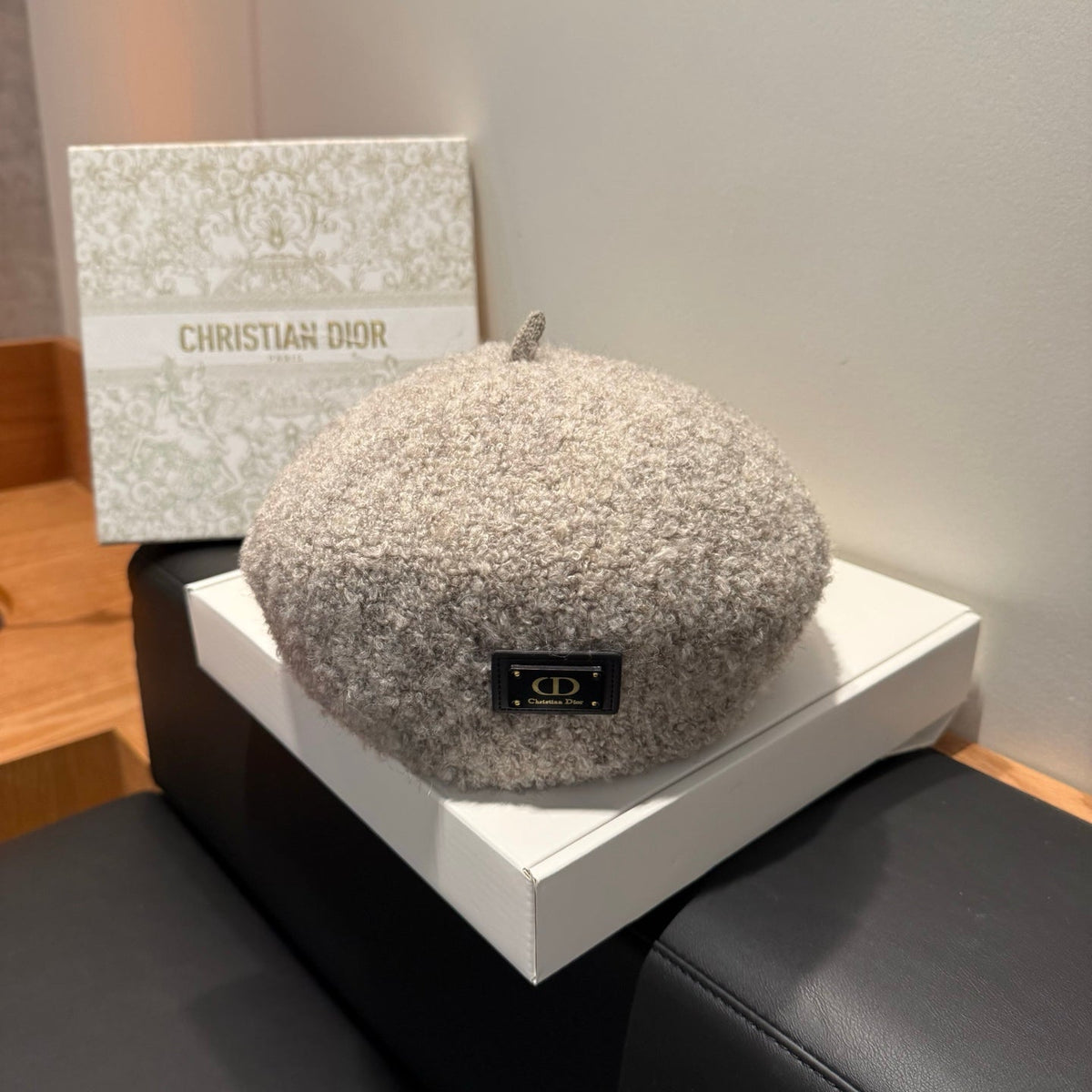 CD 26FW Beret Hat Shearling 563736