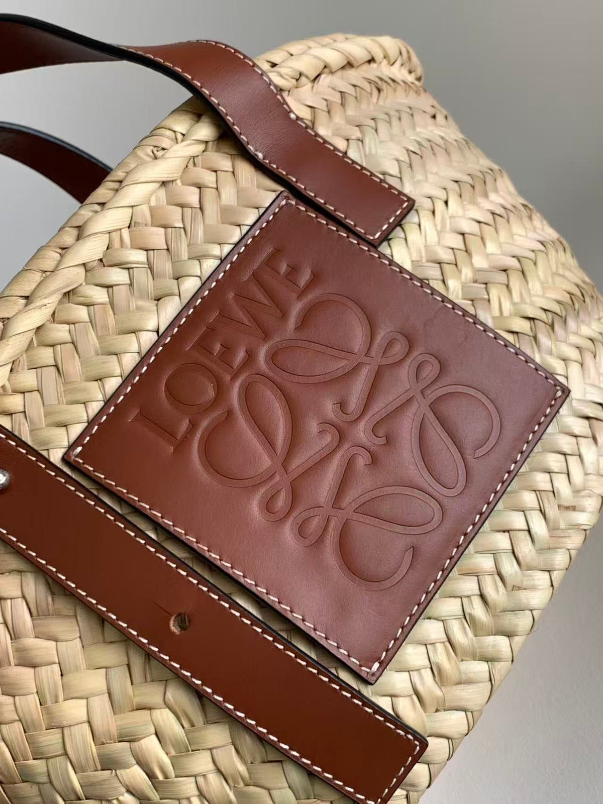 LOEWE 26S Small Basket Bag Anagram Logo 33cm Beige Palm Leaf Calfskin