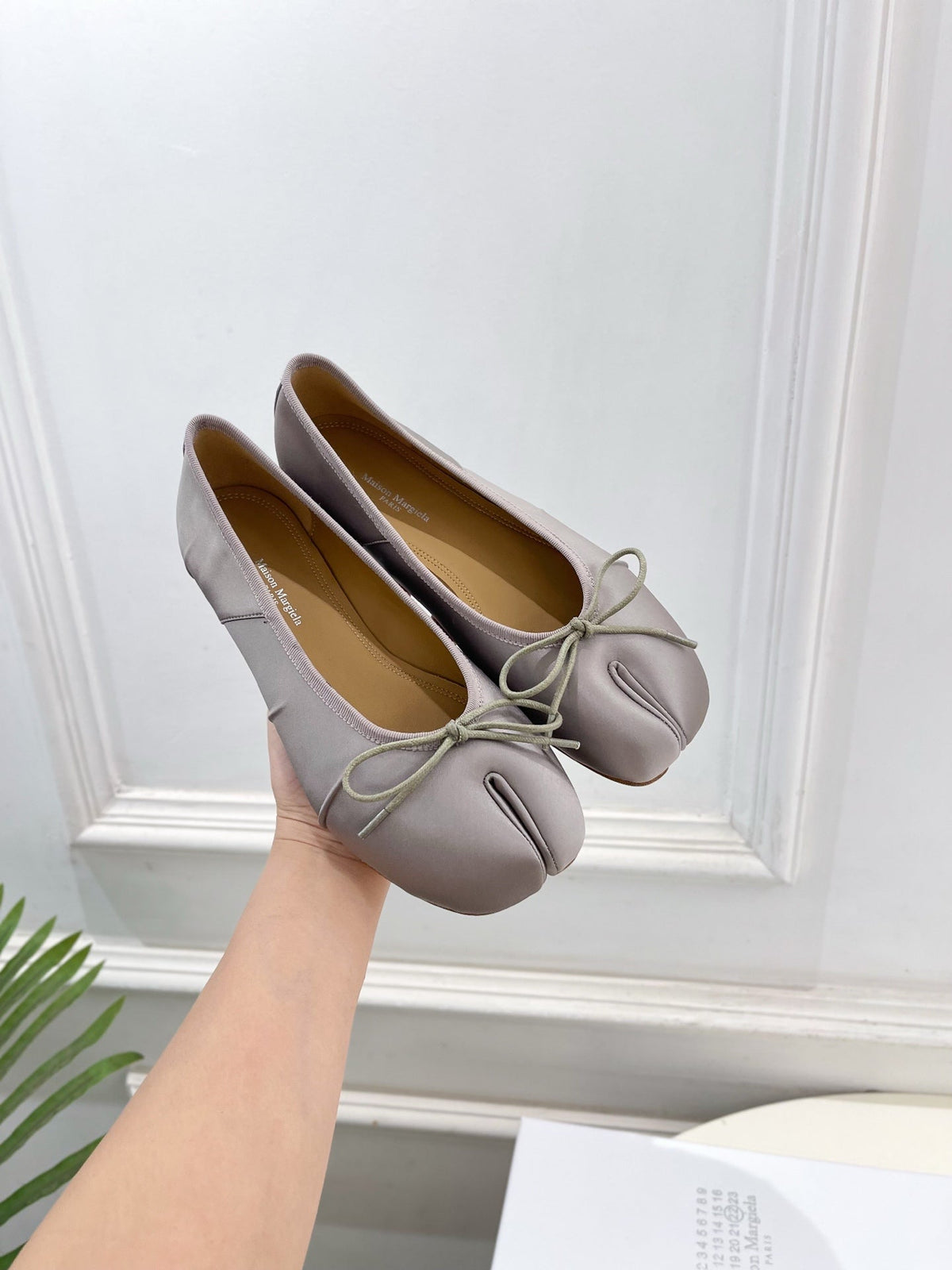 MM 26s Split-Toe Ballet Flats In Grey Silk