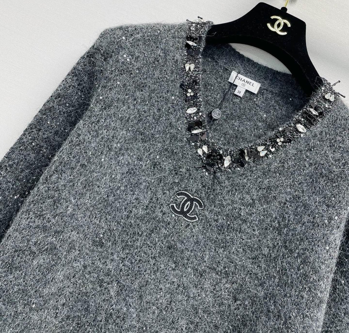 CC 26FW Crystal-Embellished Collar V-Neck Knit Sweater Polyester 440382