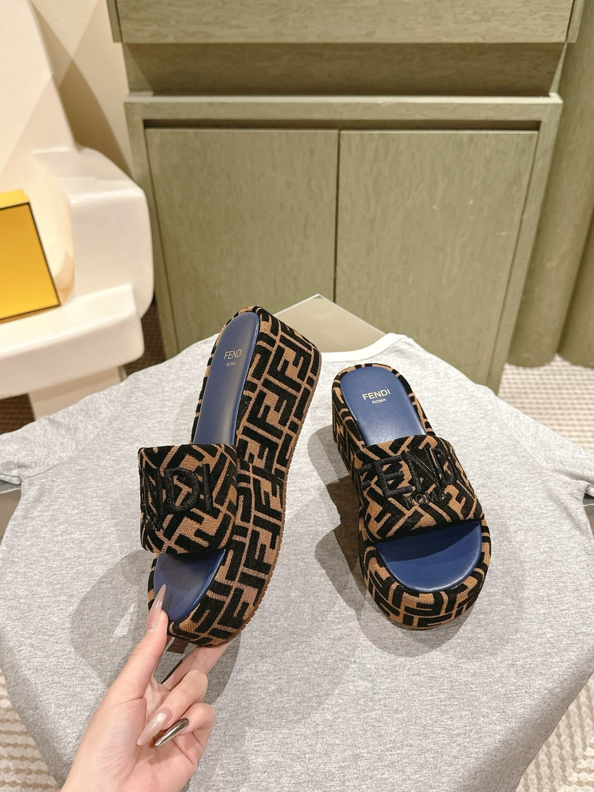 Fendi 26S Platform Sandals Brown And Black Fabric