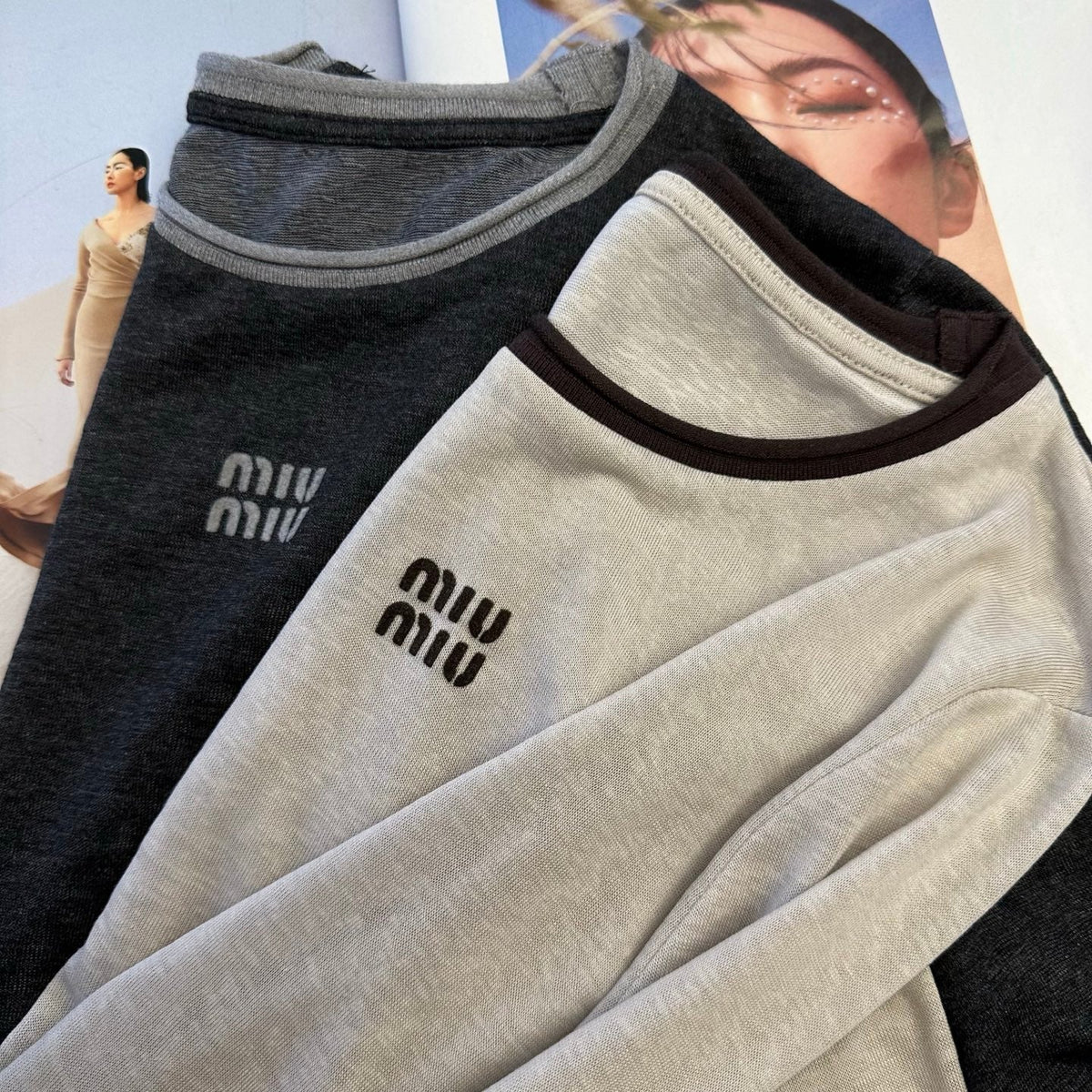 Miu 26FW Long-Sleeved T-Shirt Contrast Crew Neck Embroidered Logo Lyocell 446403