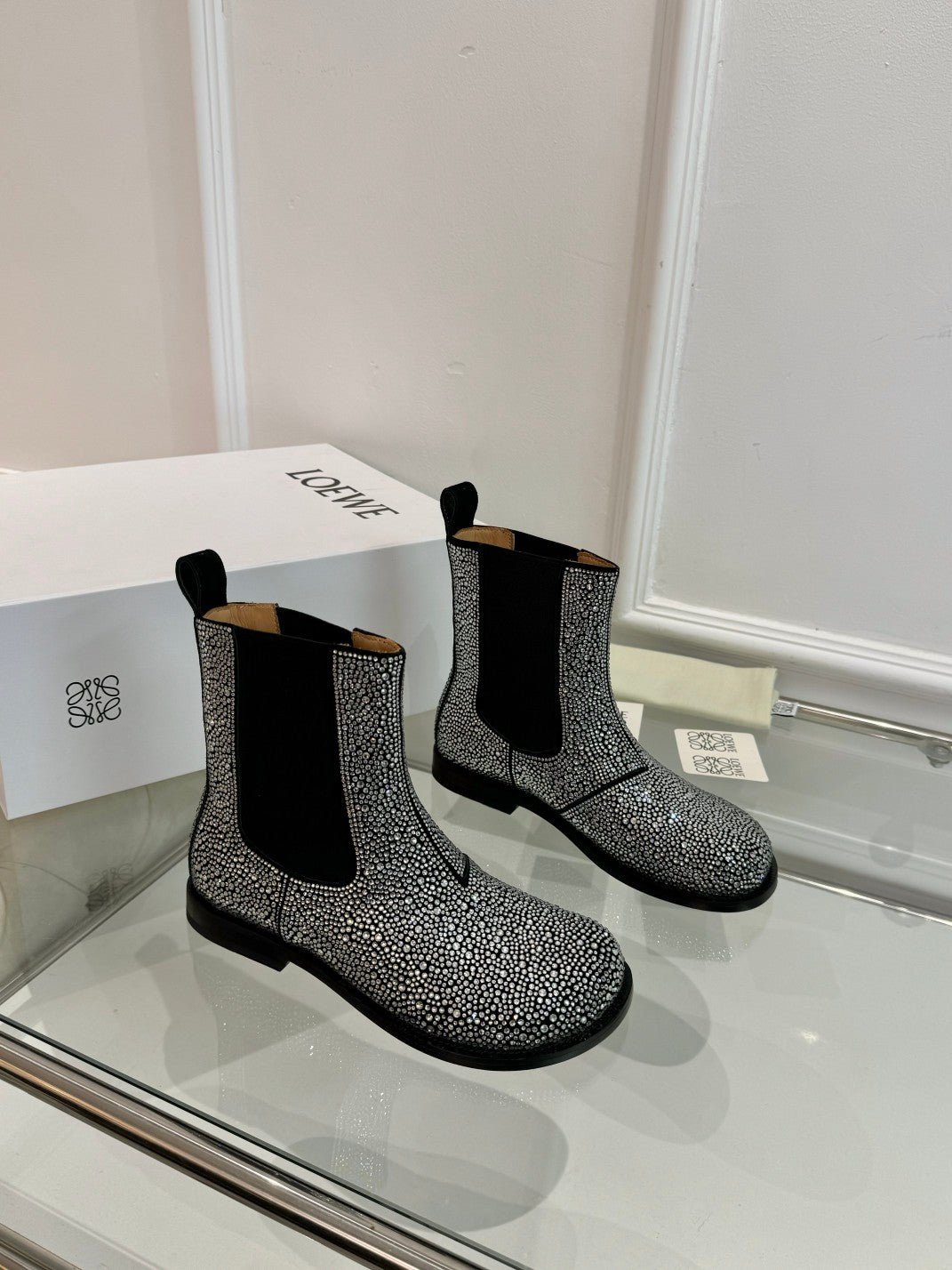 LW 26FW Campo Chelsea Boots Crystal Embellishments Suede Leather 122753
