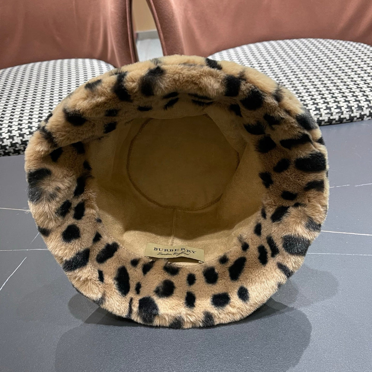 Burberry 2026 Leopard Print Bucket Hat Wool 550007