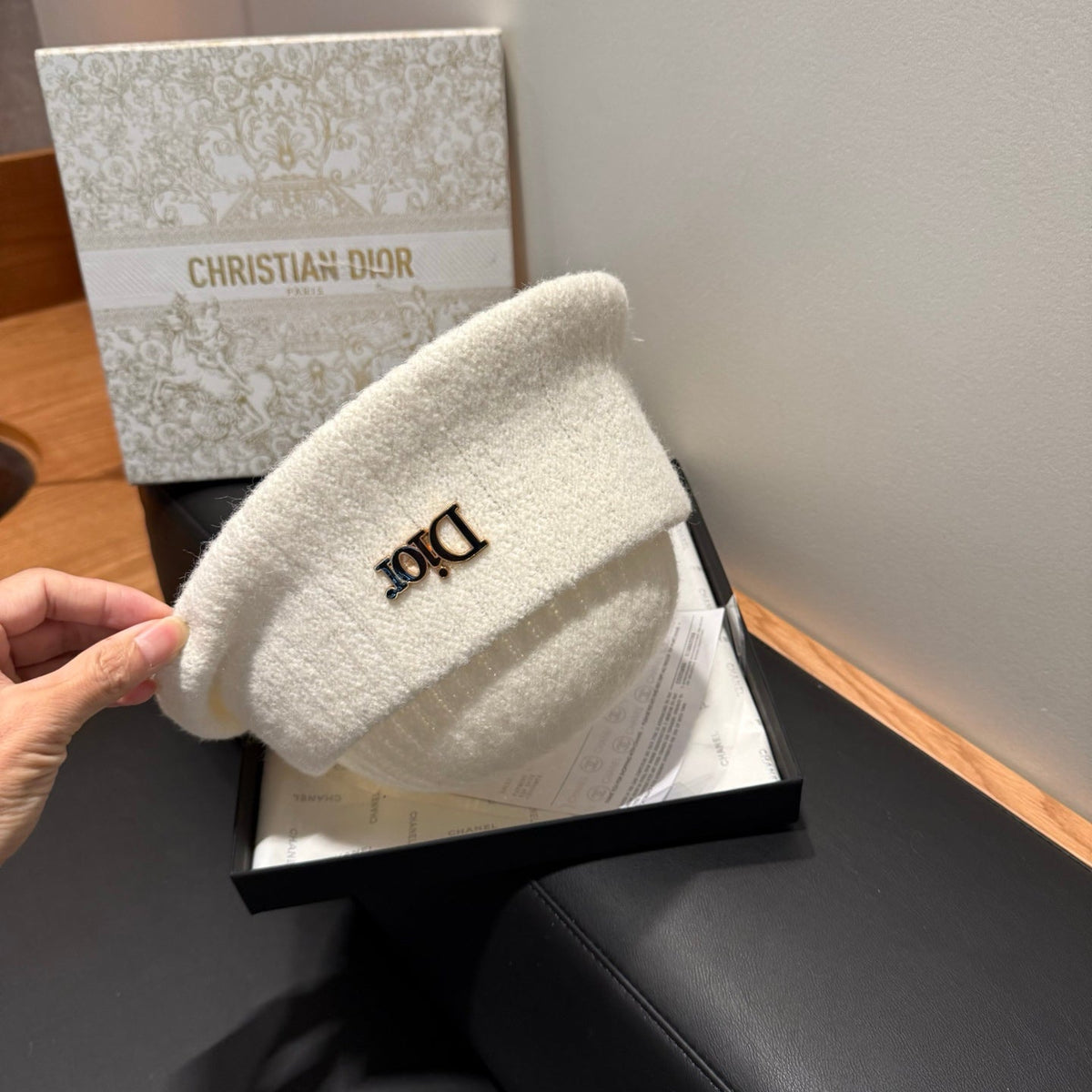 CD 26FW Knit Bucket Hat Rolled Brim Wool Blend 563747
