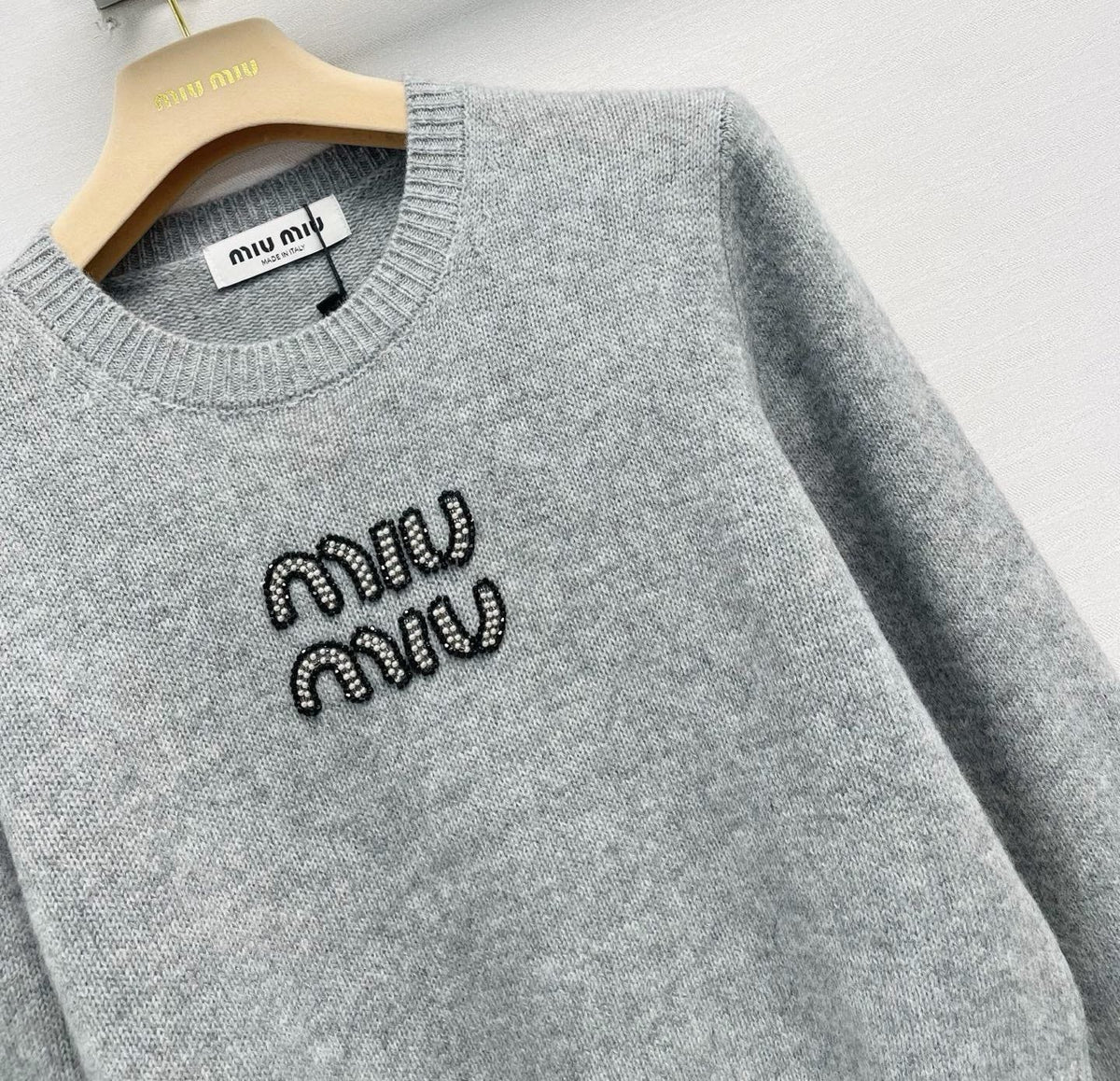 Miu 26FW Cropped Logo Sweater Wool 440339