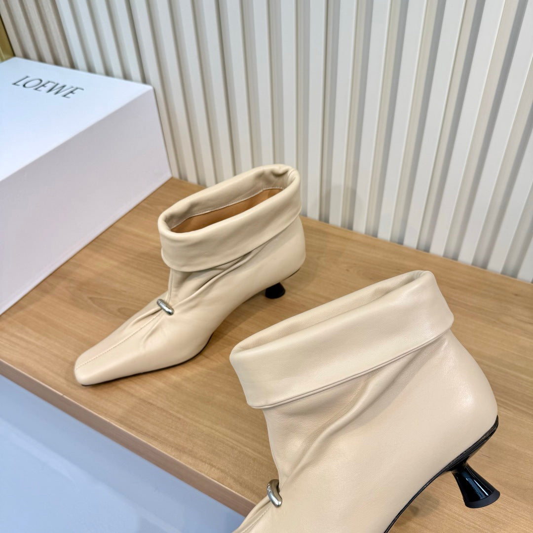 Loewe 2026 Pointed Toe Ankle Boots Leather 147542