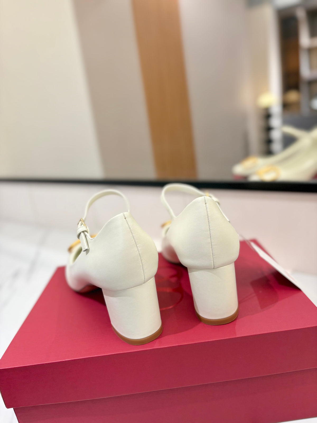 Valentino 26S Mary Jane Heels 6cm In White Smooth Calfskin With Gold Hardware