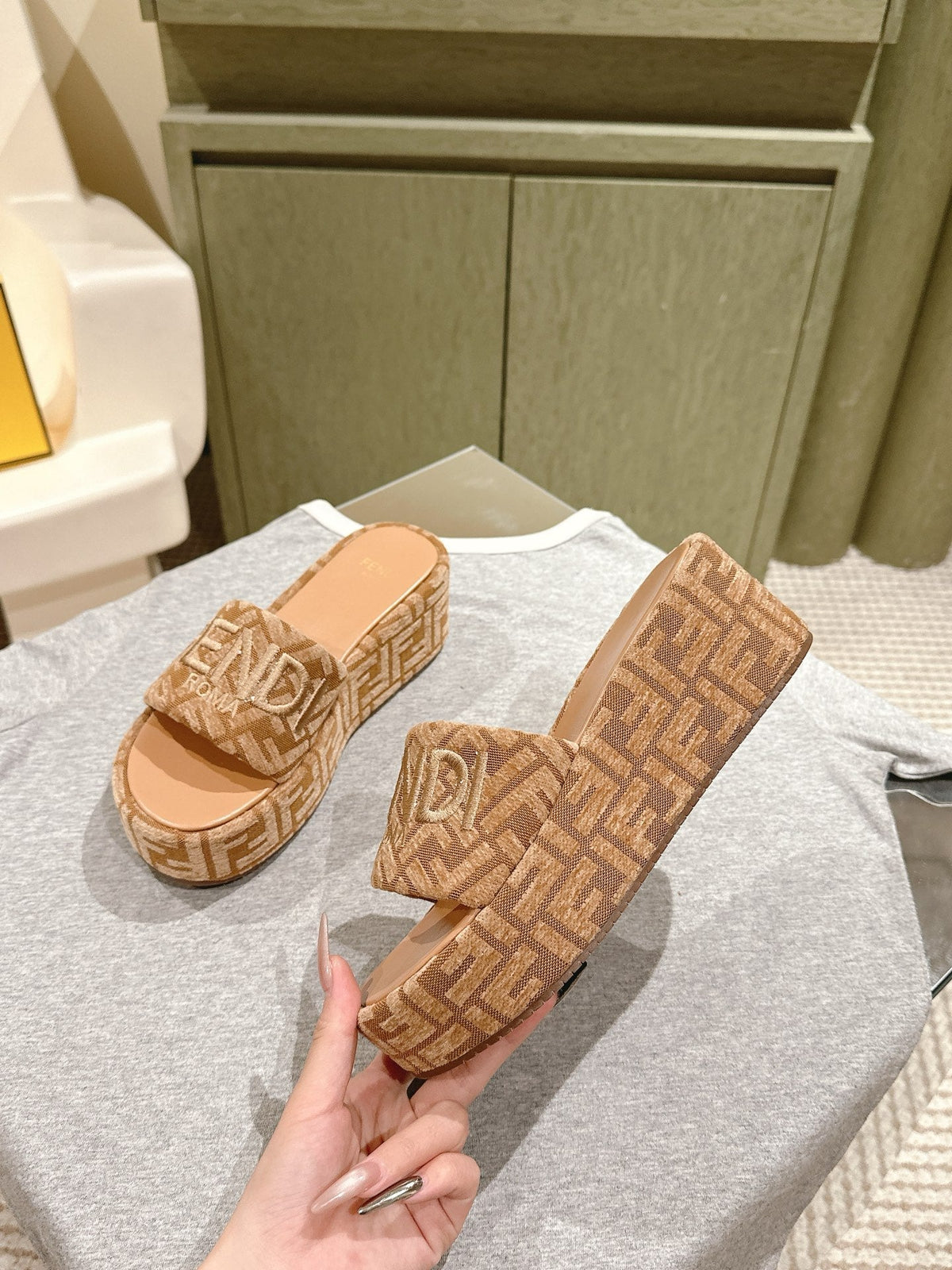Fendi 26S Platform Sandals Brown And Black Fabric