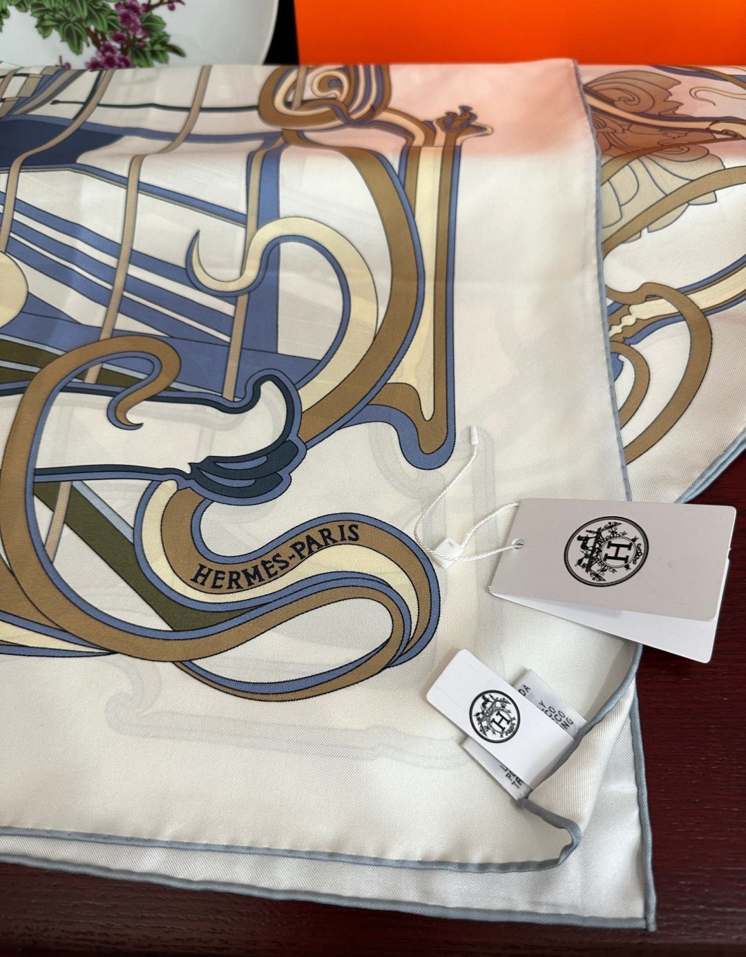 HM 26s Scarf 90x90cm Twill Silk 550752