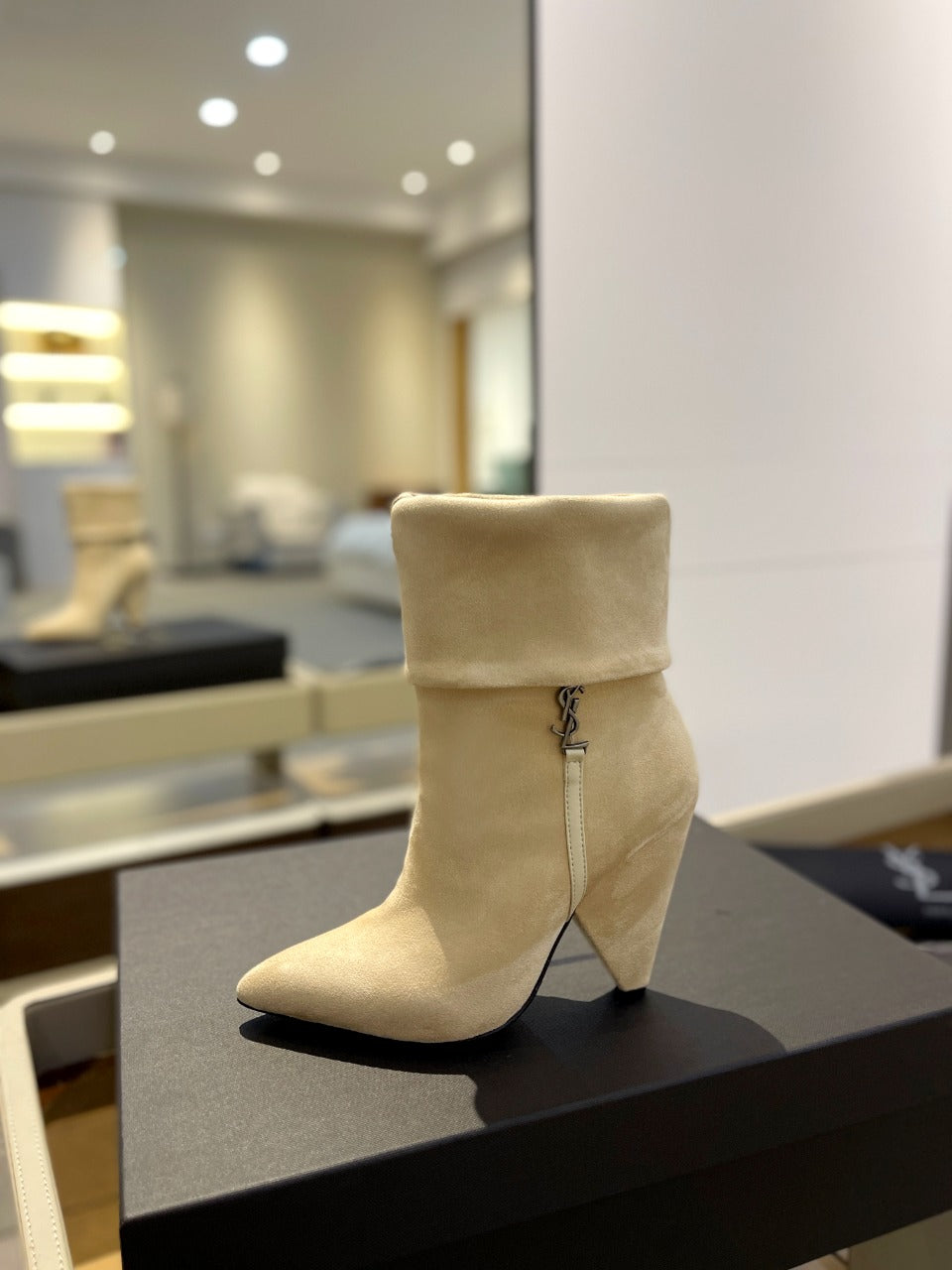 YSL 26s Niki Ankle Boots Beige Beige Suede 145338