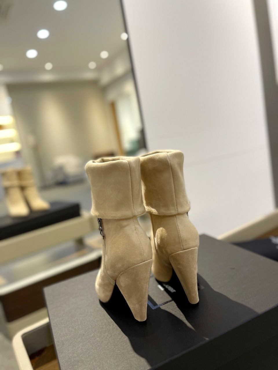 YSL 26s Niki Ankle Boots Beige Beige Suede 145338