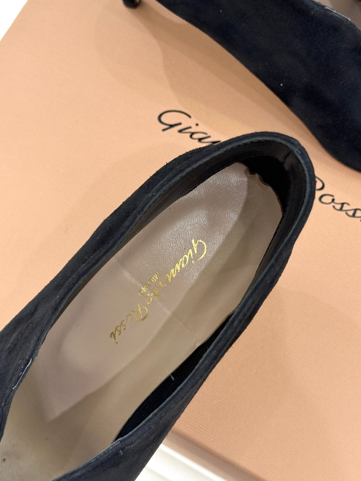 GR 26s Vania Pumps 9cm Black Suede 175091